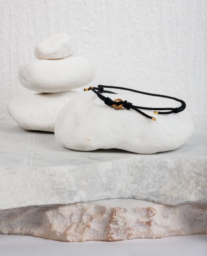 κολάρο γάτας με το μάτι της τίγρης που καταπολεμά την ανασφάλεια